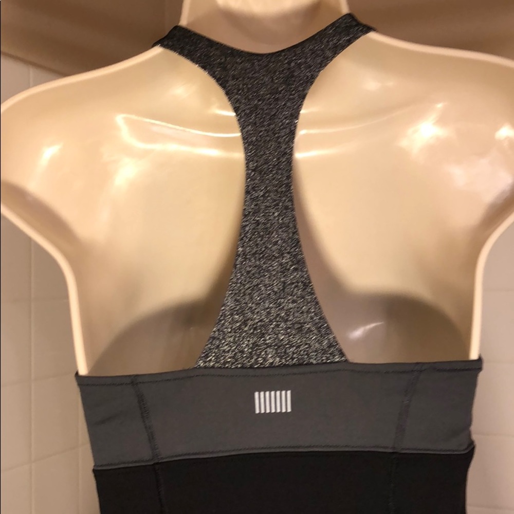 VICTORIA SECRET  MAD SEXY VSX SPORT TOP SZ XS